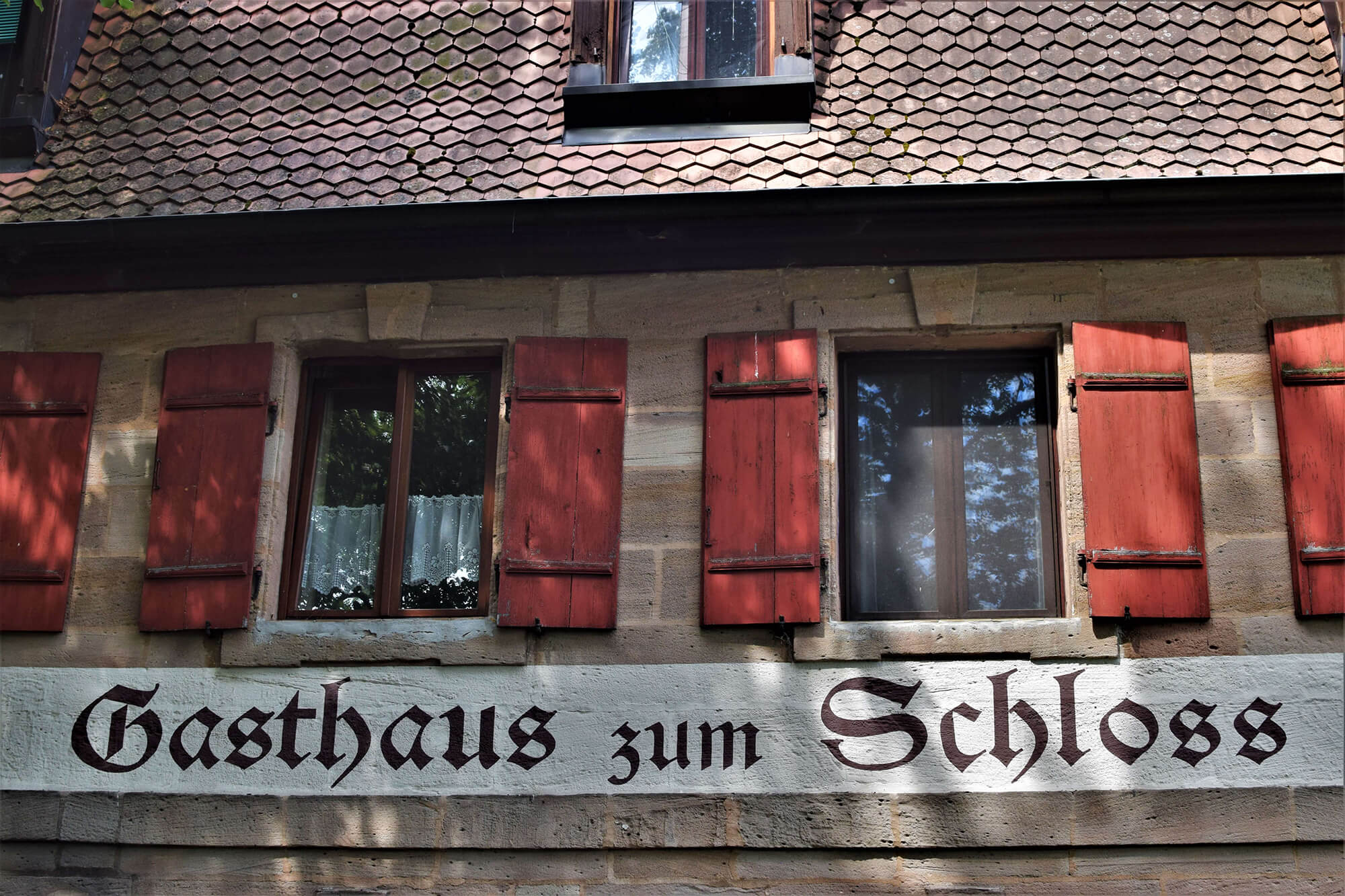 Gasthaus „Zum Schloss“ – Räume